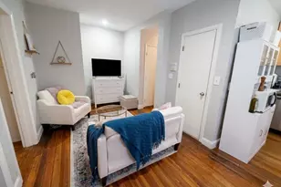 35 Charter St, Boston, MA 02113 - Photo 2