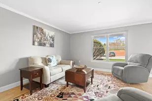 218 Rangeway Rd, Billerica, MA 01862 - Photo 2