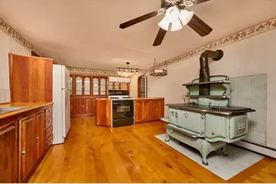 363 Cooley St, Springfield, MA 01128 - Photo 6