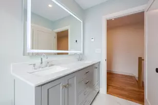 68 Rowe St, Boston, MA 02131 - Photo 8