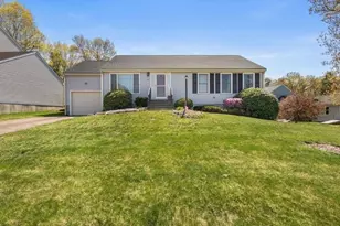 38 Country Side Rd, Bellingham, MA 02019 - Photo 2