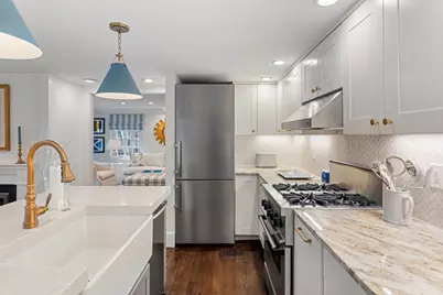 21 Branch Street, Boston, MA 02108 - Photo 6
