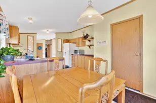 27 Somerset Rd, Chicopee, MA 01020 - Photo 18