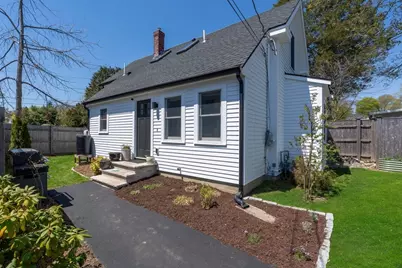 39 Topsfield Rd, Ipswich, MA 01938 - Photo 2