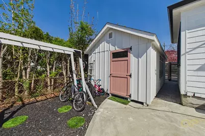 62 Maryland St, New Bedford, MA 02745 - Photo 36