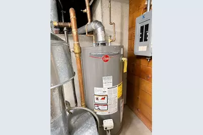18 Pierce St, Malden, MA 02148 - Photo 32