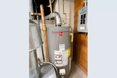 18 Pierce St, Malden, MA 02148 - Photo 30