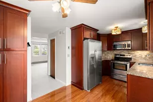 83 Victoria Heights Rd, Boston, MA 02136 - Photo 4