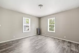9 Owens Pl, Holyoke, MA 01040 - Photo 6