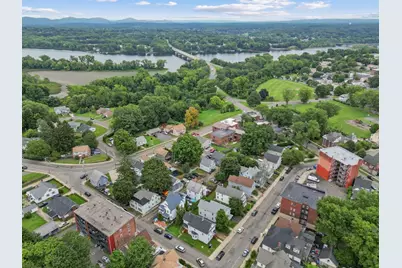 9 Owens Pl, Holyoke, MA 01040 - Photo 2