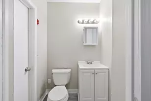 9 Owens Pl, Holyoke, MA 01040 - Photo 8