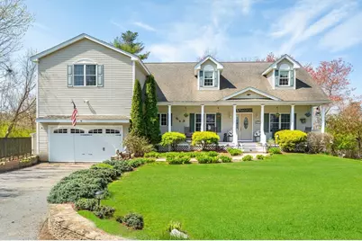 33 Park Ter, Dracut, MA 01826 - Photo 2