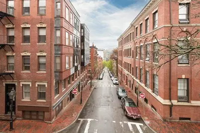 54 Myrtle St #5, Boston, MA 02114 - Photo 10