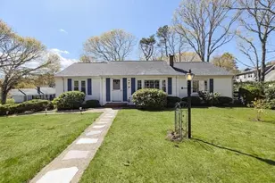 7 Linnell Ln, Yarmouth, MA 02675 - Photo 2