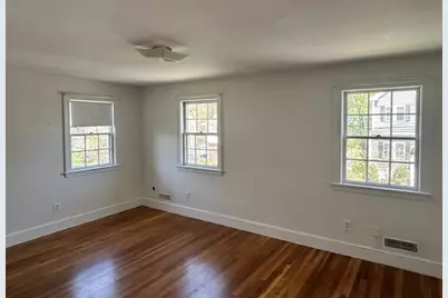 40 Elm St, Milton, MA 02186 - Photo 2