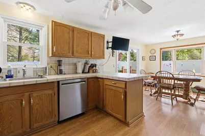 19 Mockingbird Ln, Maynard, MA 01754 - Photo 8