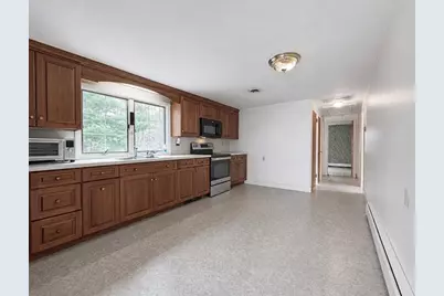 84 Hinckley Cir, Barnstable, MA 02655 - Photo 4