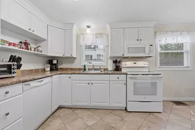 366 Mount Wayte Ave, Framingham, MA 01702 - Photo 10
