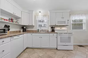 366 Mt Wayte Ave, Framingham, MA 01702 - Photo 10