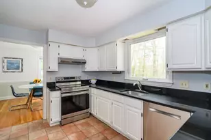 20 Eastleigh Ln, Natick, MA 01760 - Photo 10