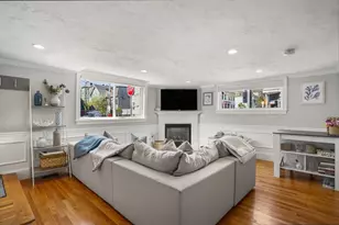 85 F St, Boston, MA 02127 - Photo 2