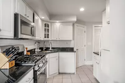 85 F St #1, Boston, MA 02127 - Photo 6