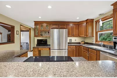 460 Lake Ave, Worcester, MA 01604 - Photo 12