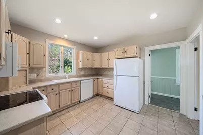 25 Hobart Ave, Braintree, MA 02184 - Photo 4
