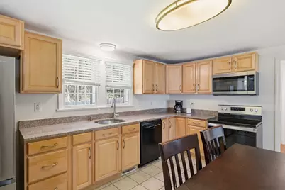 22 Rosedale Ave, Springfield, MA 01128 - Photo 10
