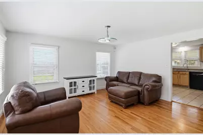22 Rosedale Ave, Springfield, MA 01128 - Photo 8
