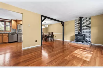 19 Macintosh Ave, Marlborough, MA 01752 - Photo 2