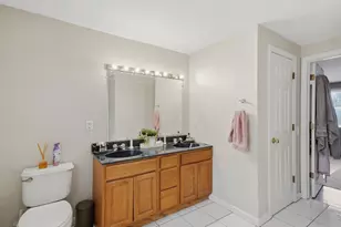 11 Roseanna Park Dr, Waltham, MA 02452 - Photo 34