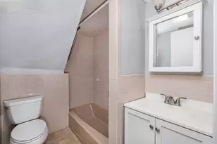18 Chestnut St, Everett, MA 02149 - Photo 10