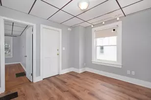 18 Chestnut St, Everett, MA 02149 - Photo 4