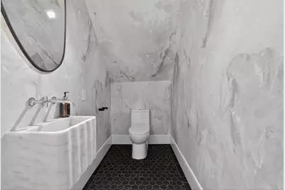 559 East Broadway, Boston, MA 02127 - Photo 40
