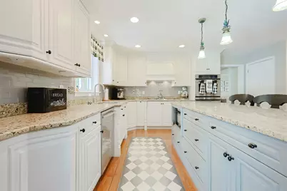42 Shining Rock Dr, Northbridge, MA 01534 - Photo 8