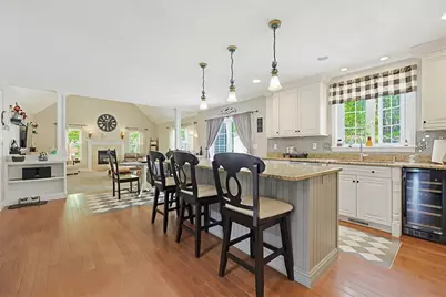 42 Shining Rock Dr, Northbridge, MA 01534 - Photo 2