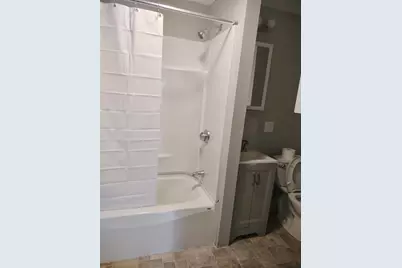 31 Edwards St #2F, Fitchburg, MA 01420 - Photo 4