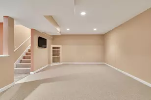 32 Bishops Forest Dr, Waltham, MA 02452 - Photo 20