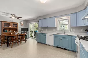 9 Lois Ln, Holland, MA 01521 - Photo 12