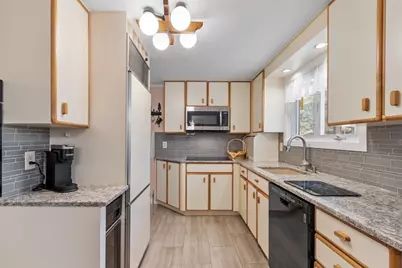 4 Anderson St, Peabody, MA 01960 - Photo 12