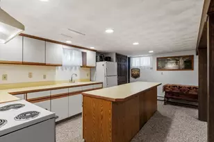 4 Anderson St, Peabody, MA 01960 - Photo 12