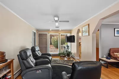 4 Anderson St, Peabody, MA 01960 - Photo 4