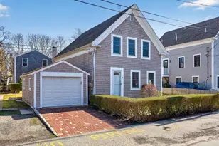 31 Conant St, Provincetown, MA 02657 - Photo 2