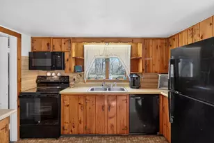 31 Conant St, Provincetown, MA 02657 - Photo 10