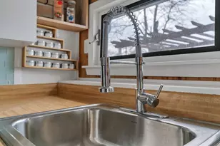 10R Barnes St, Wareham, MA 02571 - Photo 4