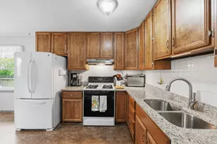 3 Vinal St, Hudson, MA 01749 - Photo 8