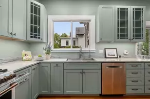 14 Center St, Watertown, MA 02472 - Photo 12