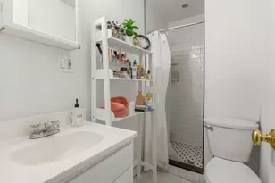 22 Irving St, Boston, MA 02114 - Photo 8