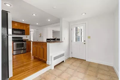 13 Munroe Ave, Woburn, MA 01801 - Photo 8